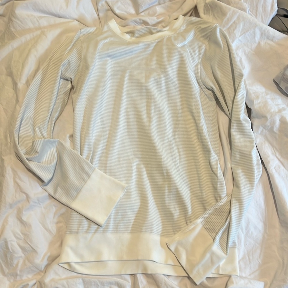LULULEMON swiftly teach long sleeve shirt, size 4, white